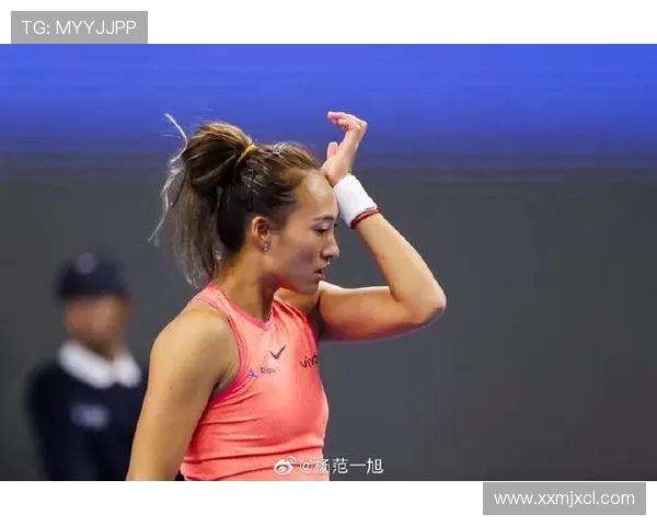 郑钦文憾负阿尼西莫娃止步四强，后勤失误成致命伤！奖金首进前十，柏林站再战萨巴伦卡